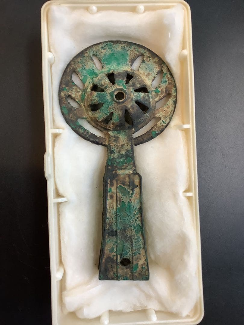 青銅の鑾　鈴　青銅製の古い装飾的な道具　緑青　高さ約17cm 320g