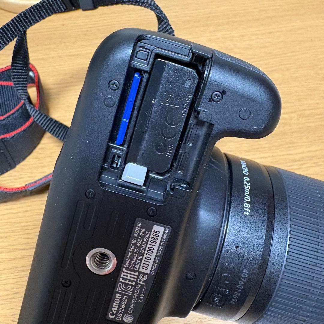 Canon EOS Kiss X80 一眼レフカメラ　ジャンク品