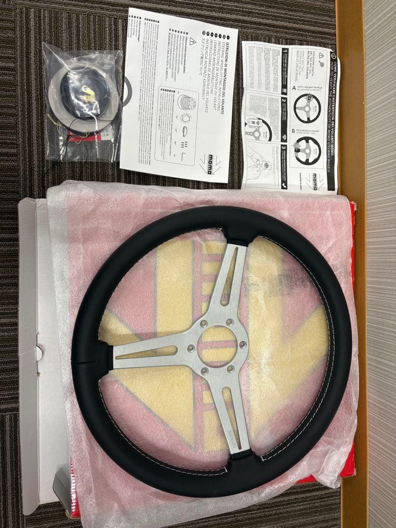 MOMO（モモ）正規品 ステアリング RETRO(レトロ) 36φ(360mm)