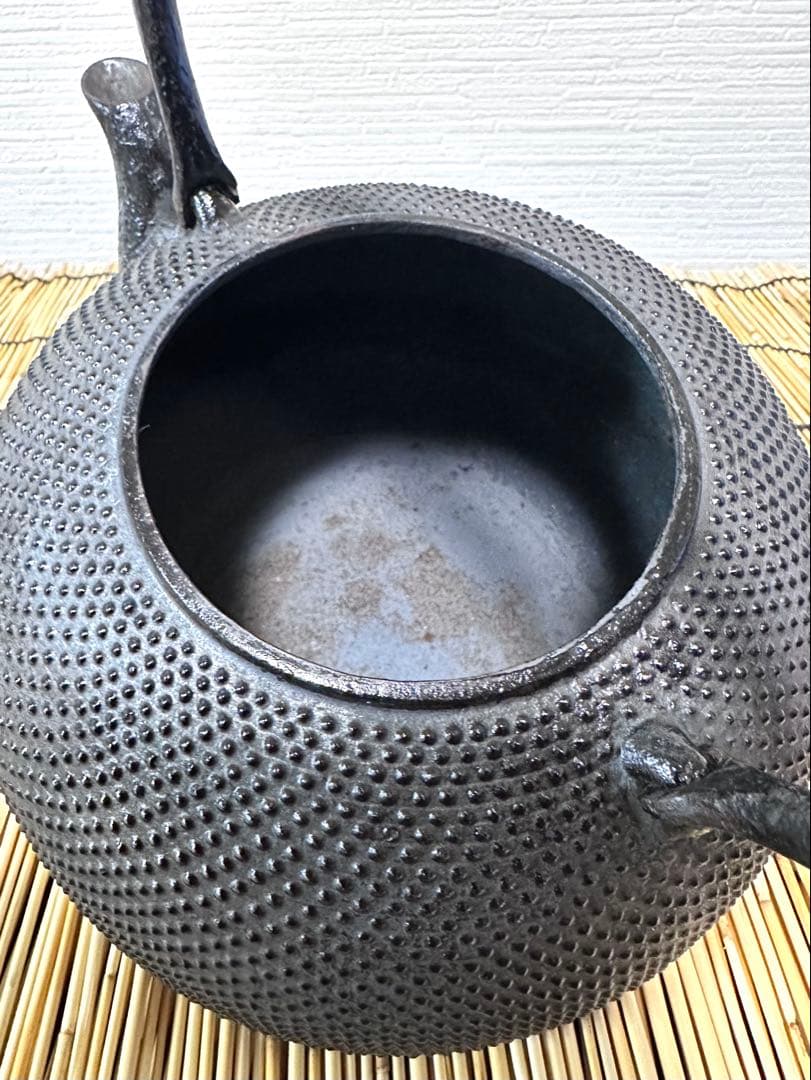 未使用相当、長期保管品、栞付 南部盛栄堂造１５型アラレ 鉄瓶 南部鉄瓶 南部鉄器