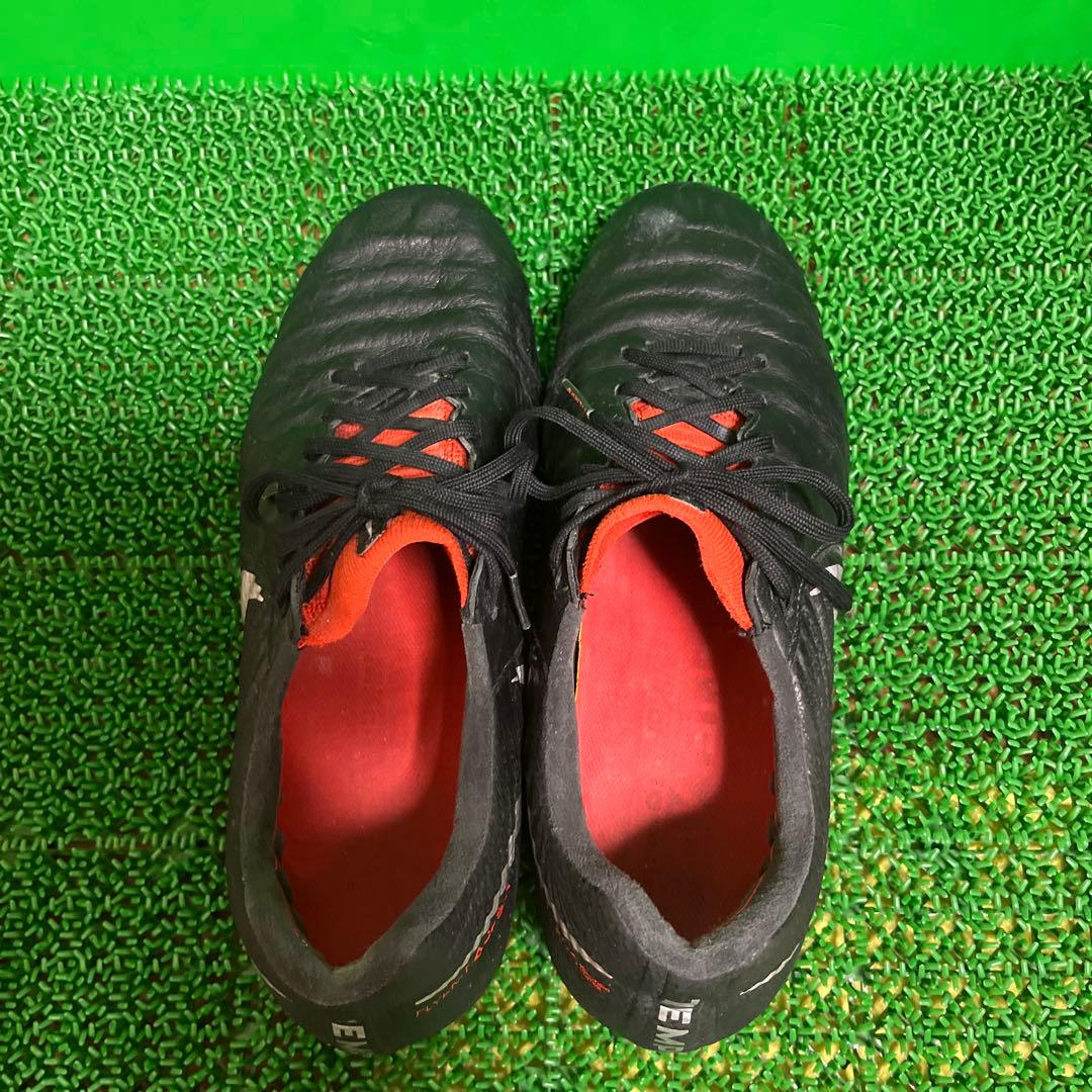 ナイキ サッカースパイク レジェンド 7 エリート HG(ブラック×レッド)