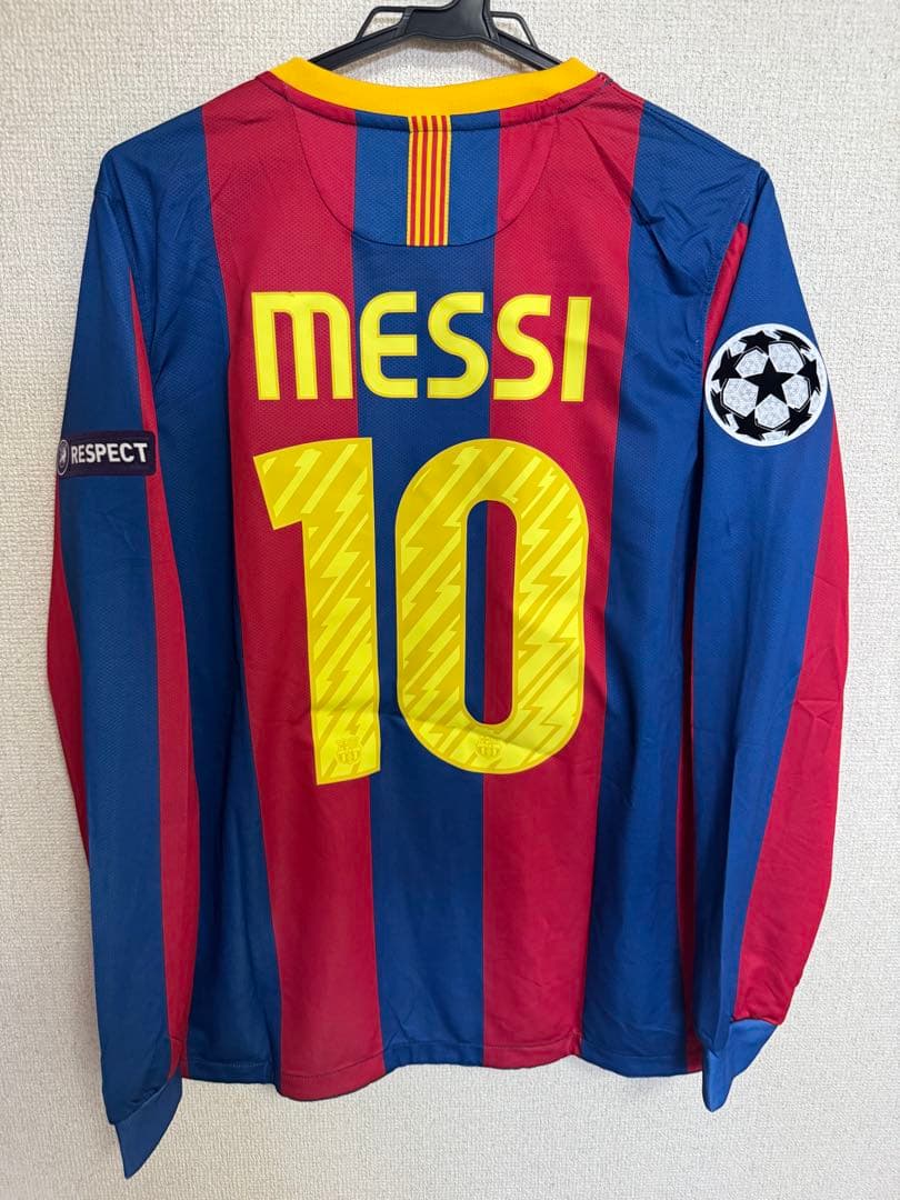 ぷ*る様 【新品】メッシ ユニフォーム 長袖 バルセロナ 新品タグ付き