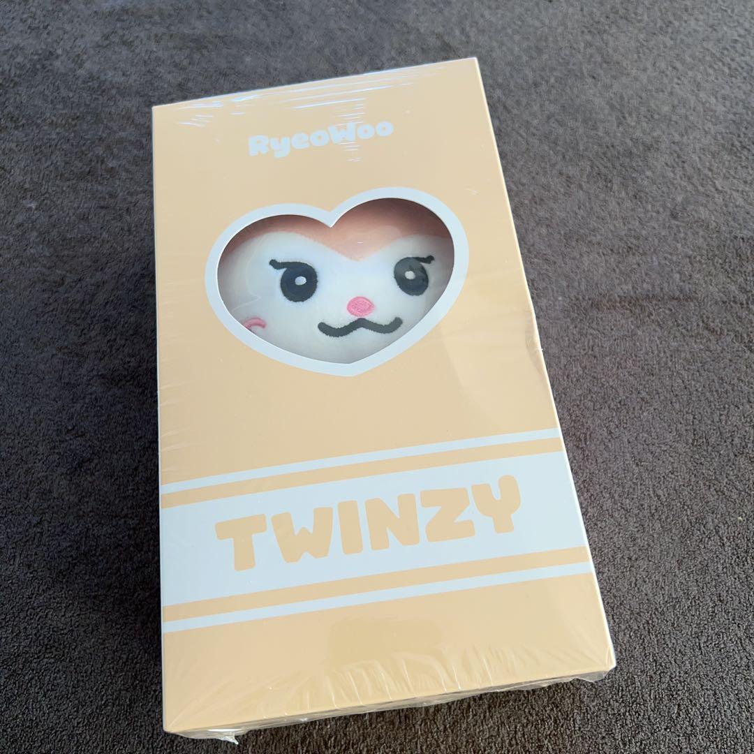 ITZY ぬいぐるみ　チェリョン