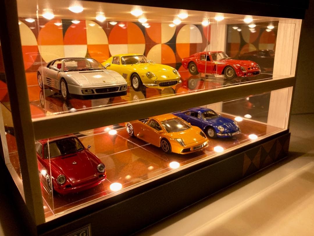 1/43展示可・Bauhausデザイン・照明付ディスプレーBOX /ネオジオラマ