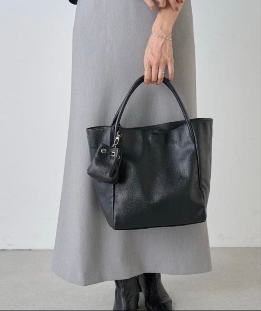 ★週末価格‼️【新品タグ付き】BEARDSLEYビアズリー牛革トートバッグ黒