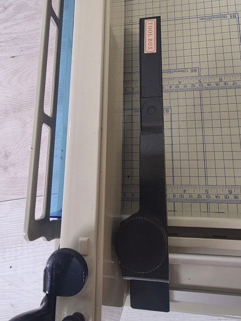 手動裁断機 大型裁断機　ペーパーカッター　レバー欠品