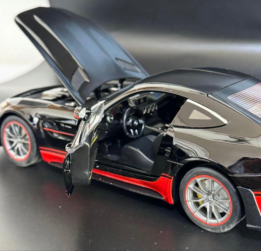 1/18　AMG　GTR　ミニカー　メルセデスベンツ　Mercedes-Benz