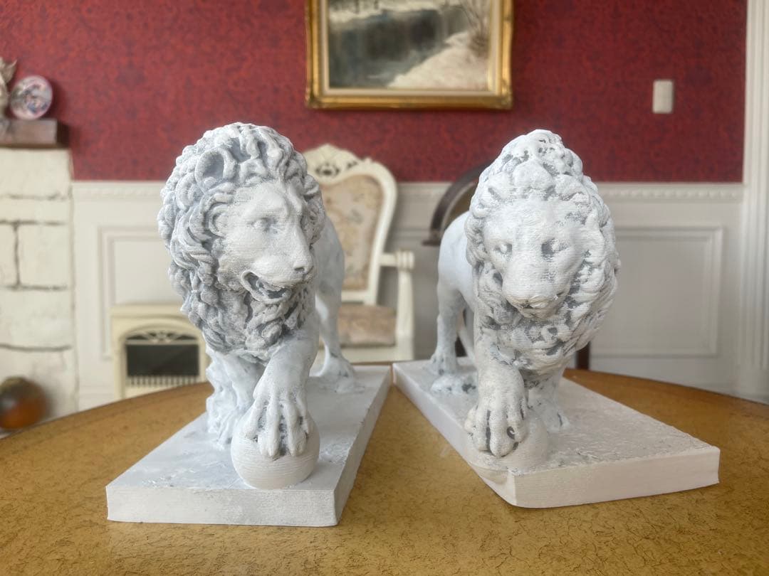 メディチライオンの像 ヴァッカ と ファンチェッリ (2 lions)