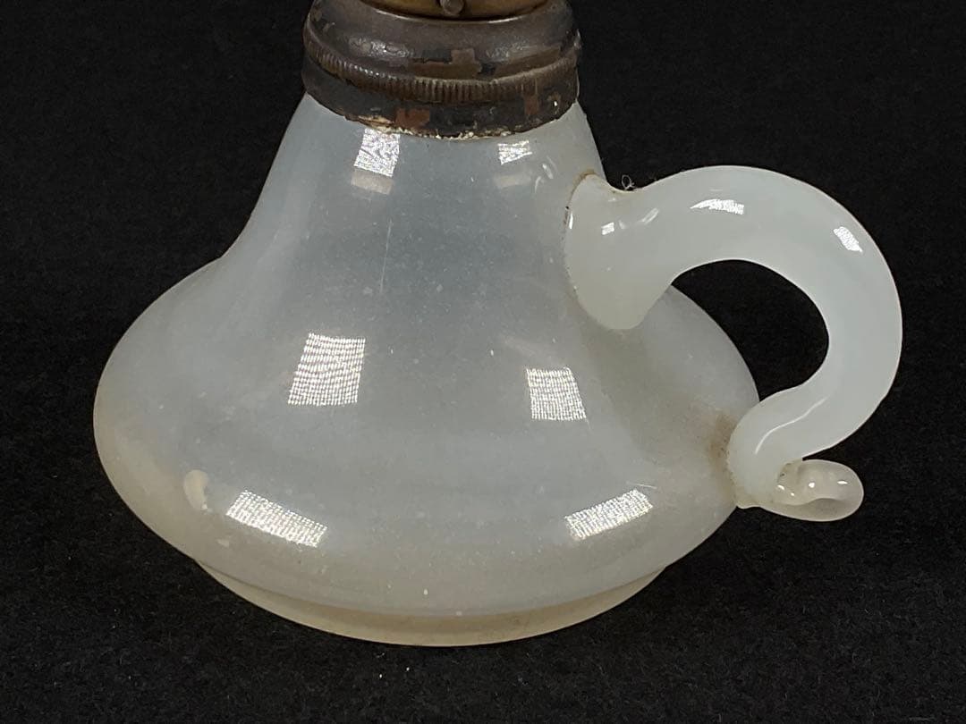 時代 豆ランプ　乳白　青縁フリル　和ガラス　気泡入り　オイルランプ　灯火器