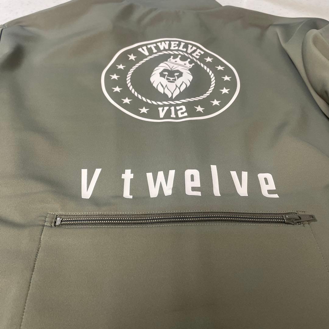 ⭐︎新品未使用⭐︎Ｖ12⭐︎定価27,500円⭐︎zipジャケット⭐︎OLIVE.ＸＬ