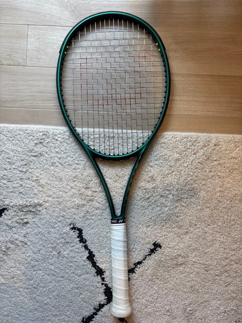 ウィルソン　テニスラケット　BLADE