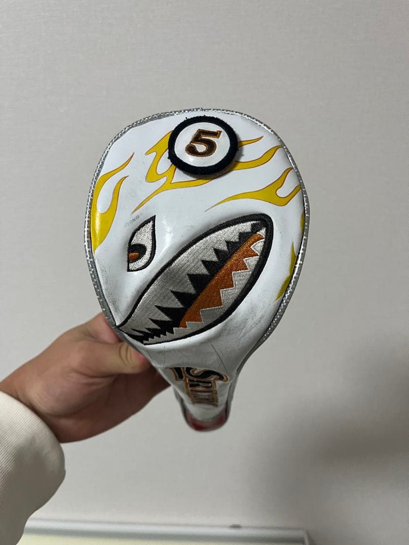 スリクソンキャディバック　ガオモンスター　ヘッドカバー、アイアンカバー、フード付