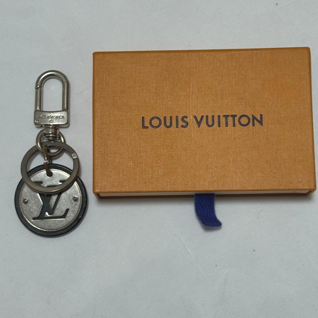 A*x様 LOUIS VUITTON LV ルイヴィトン　サークル キーホルダー