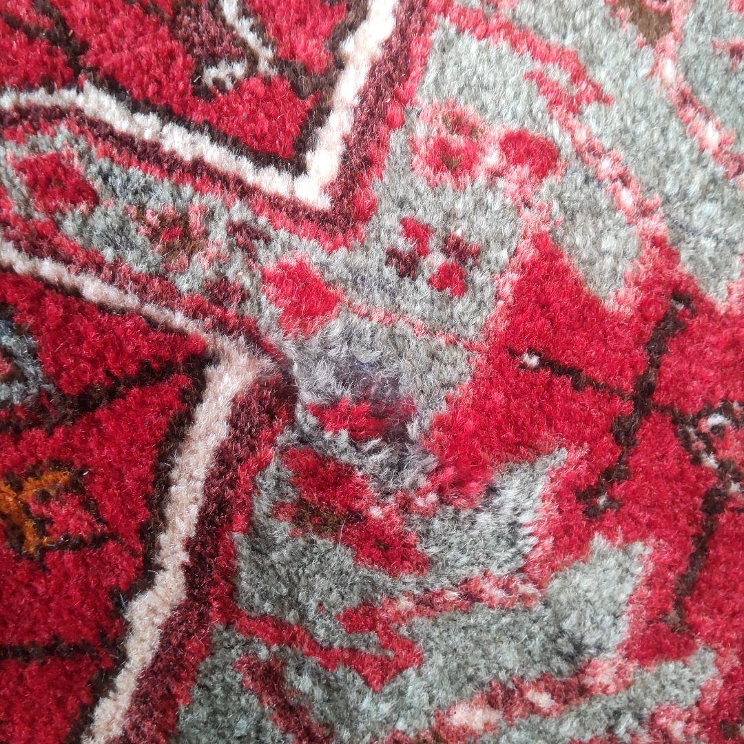 イランのラグ　村の絨毯