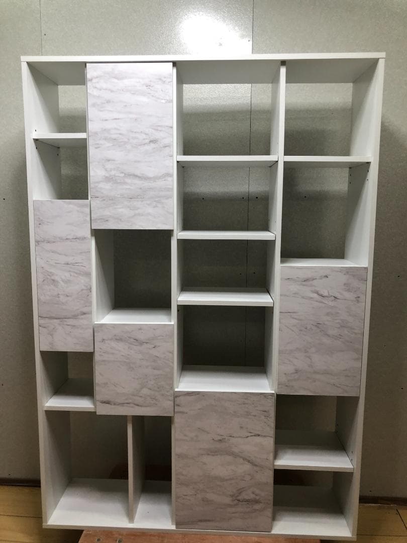 LOWYAの大理石風　本棚 シェルフ ディスプレイ 縦型 250414-11