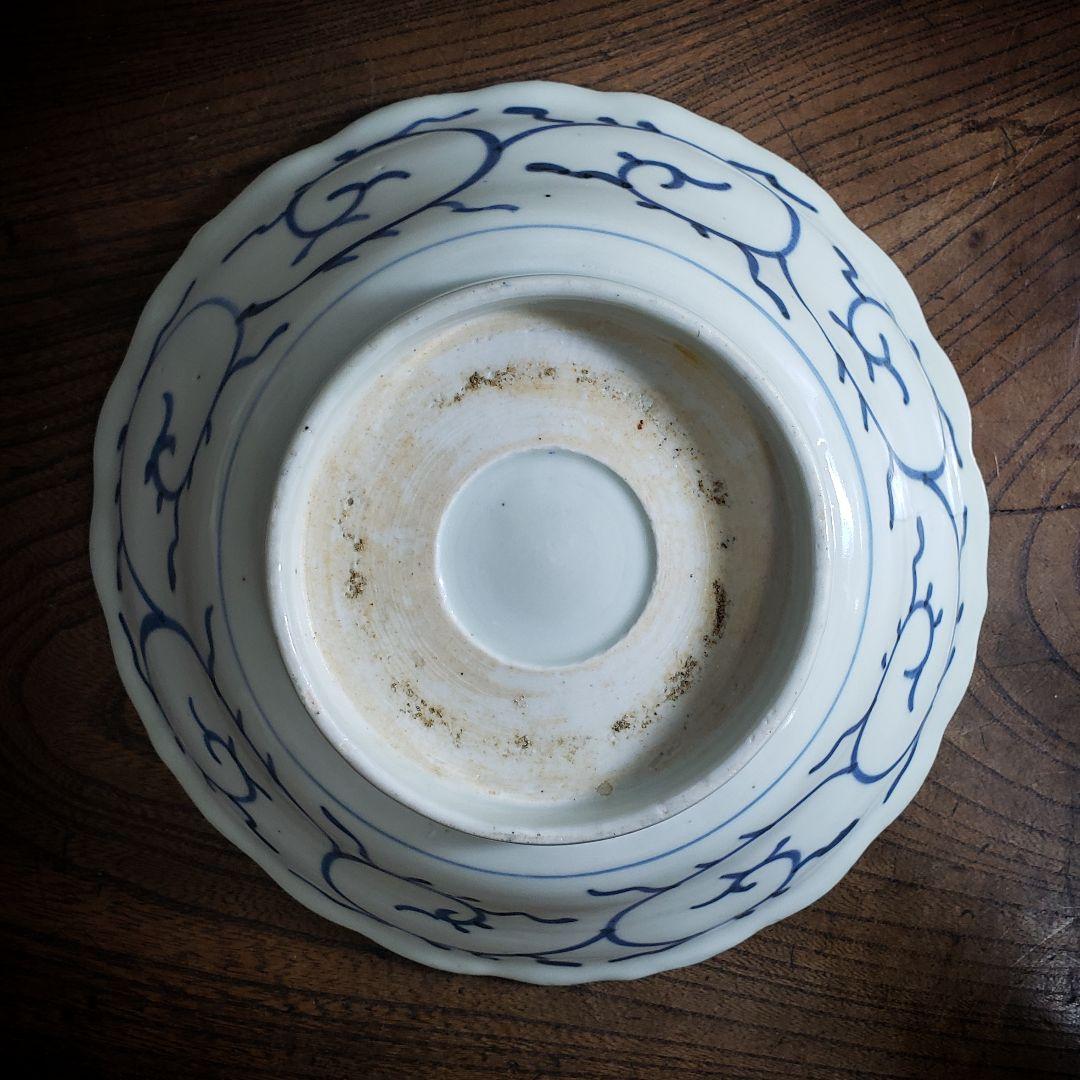 古伊万里　鉢　染付　山水図　草花蝶　唐草　花蝶模様　輪花　江戸　明治