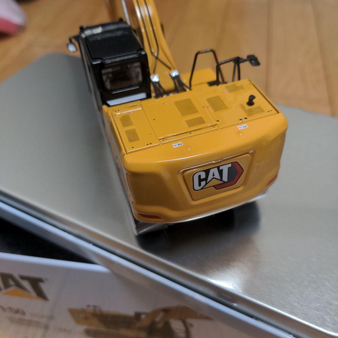 3月16日までの大セール　新品未開封でした　 CAT　ユンボ模型