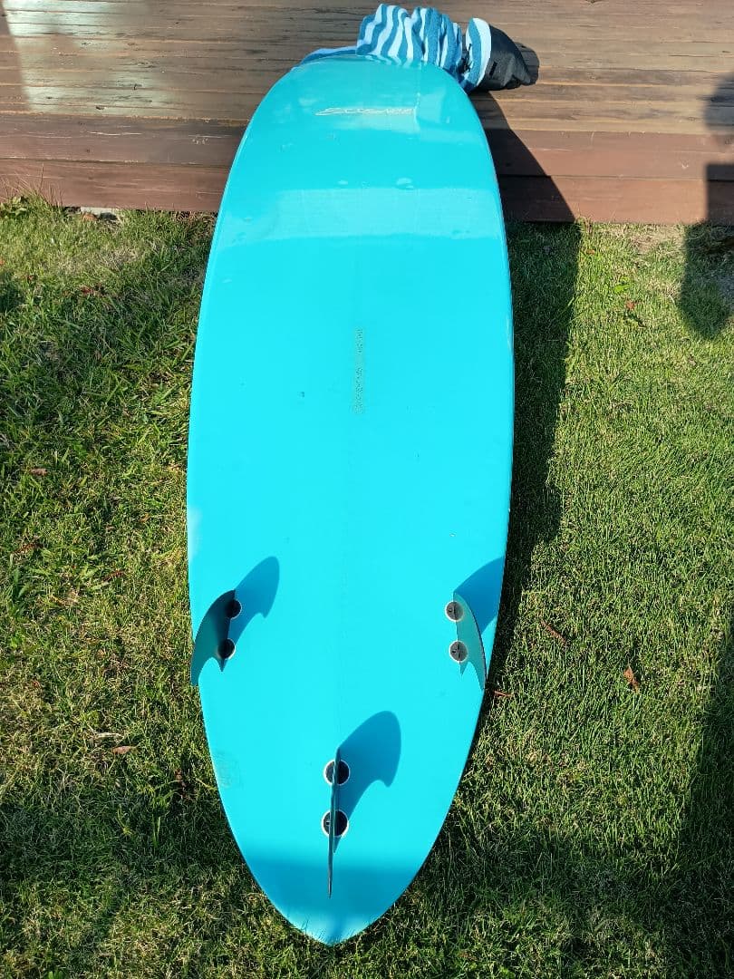 ファンボード エッセンスessenseサーフボード　ミッドレングス6.6フィン