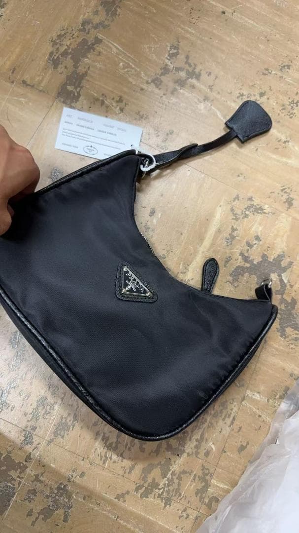 PRADA ブラック ショルダーバッグ