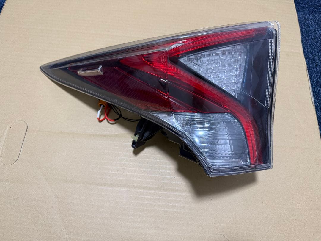 【ディエゴ】50プリウス テールランプ シーケンシャル