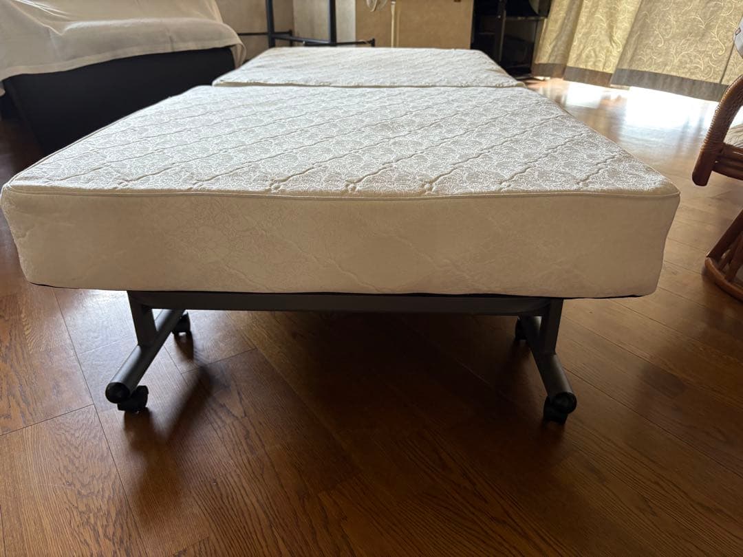 アイリスオーヤマ　折りたたみコイル電動ベッド