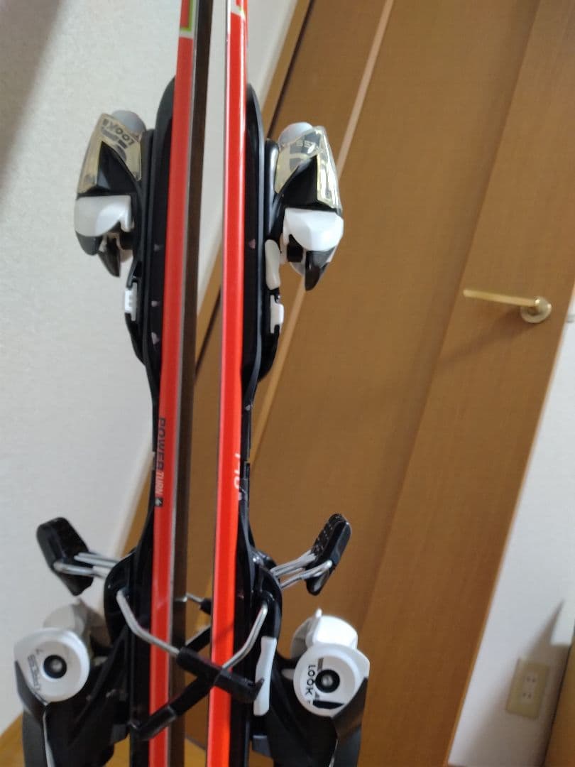 ジュニア用スキー板　ブーツ　ヘルメットセット