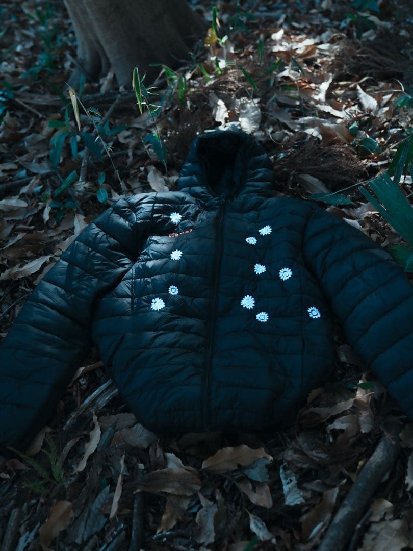 ゆうた様　花刺繍入りのパテッドジャケット(フード付き)