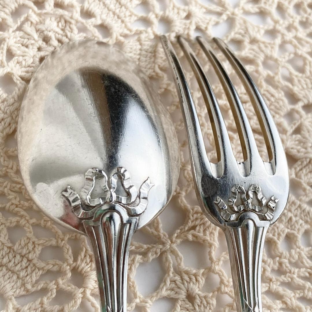 【MiMi】カトラリー２セットフランスアンティーク✨️可愛いリボンモチーフ