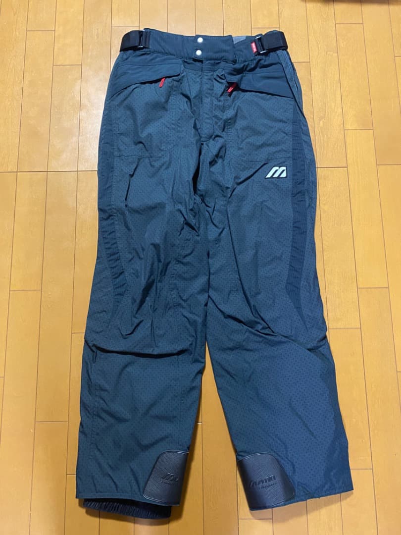 ミズノ　ブレスサーモ　スキーウエア　上下セット　Oサイズ　スバル日本代表　美中古