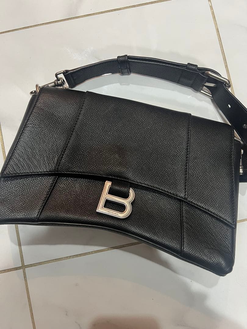 期間限定値下げ！balenciaga downtown xs ショルダーバッグ