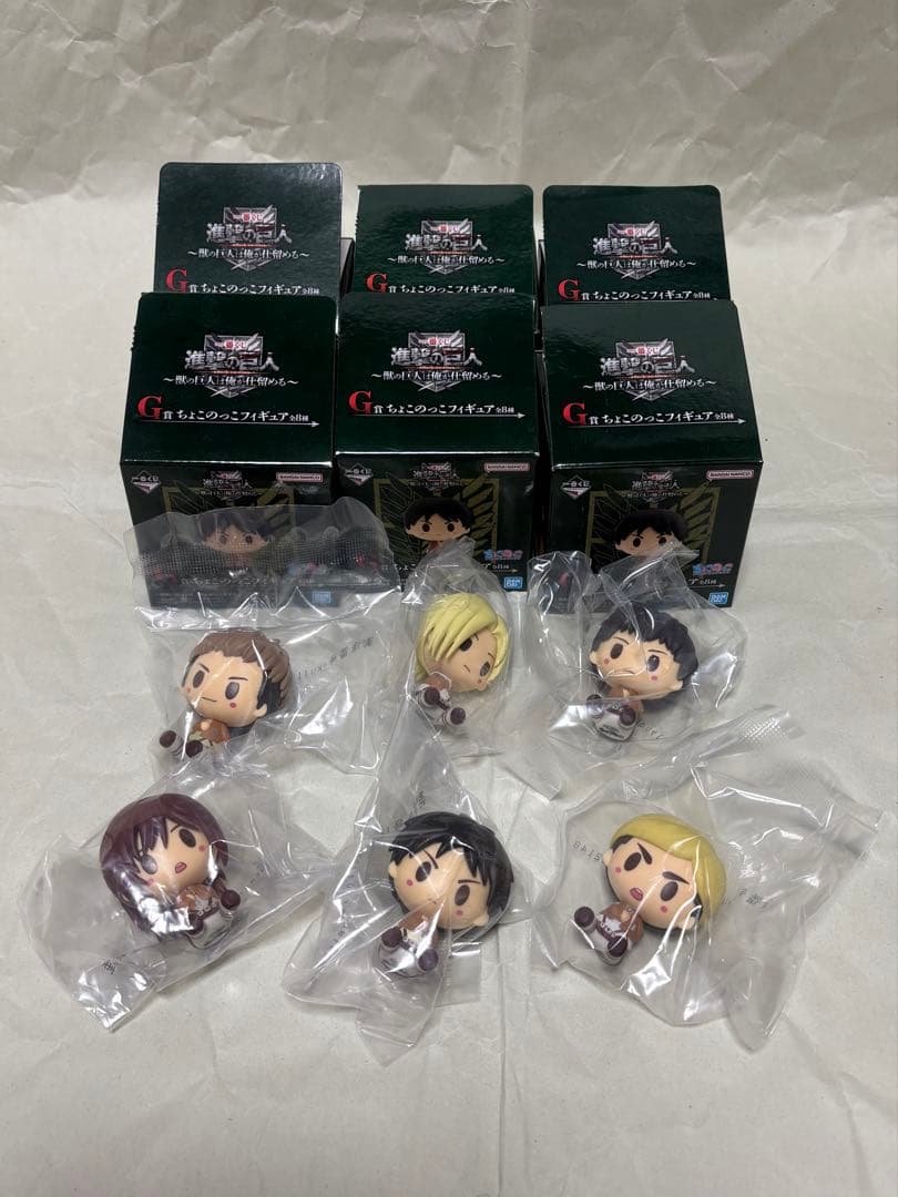 一番くじ 進撃の巨人 リヴァイ & 超大型巨人フィギュア ねんどろいど 2種他