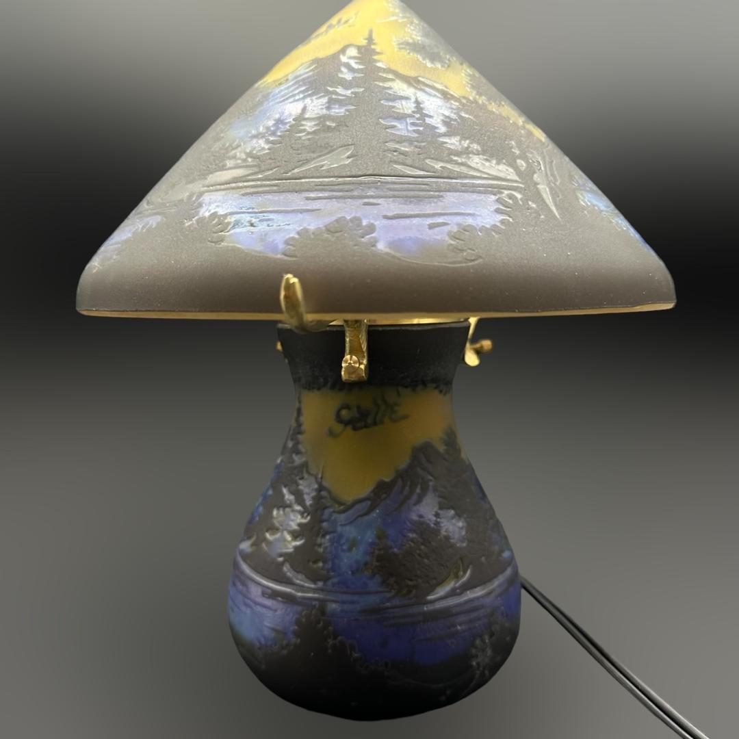 エミールガレ　 二灯ランプ 　山景紋　カメオ彫り　被せガラス　高さ24ｃｍ