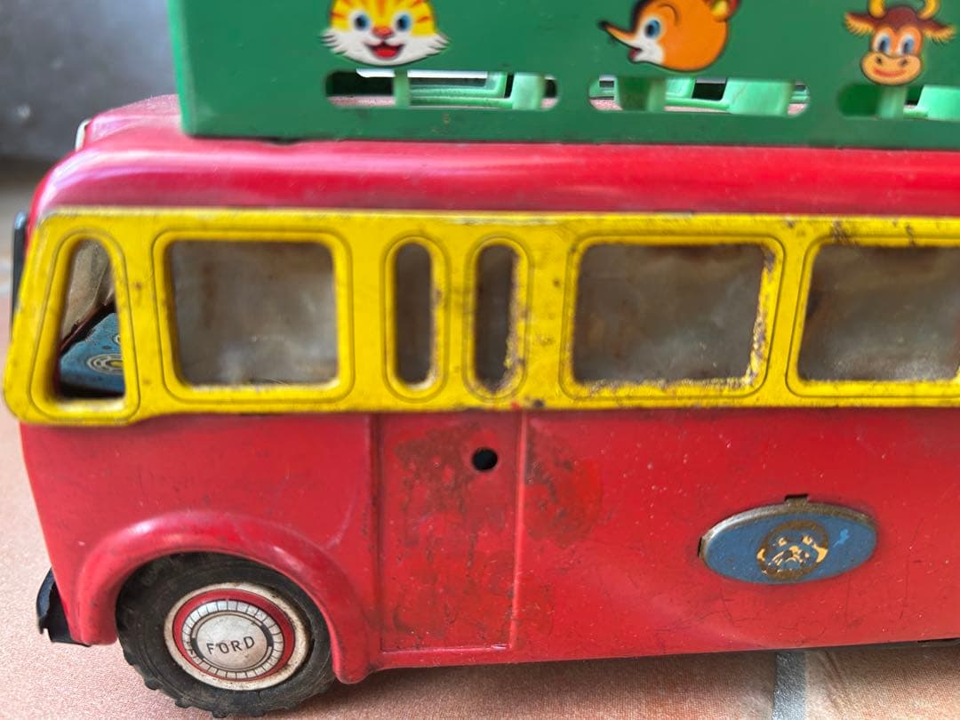 【匿名配送】ブリキ製玩具　クルマ　動物バス　アニマルバス　レトロポップ