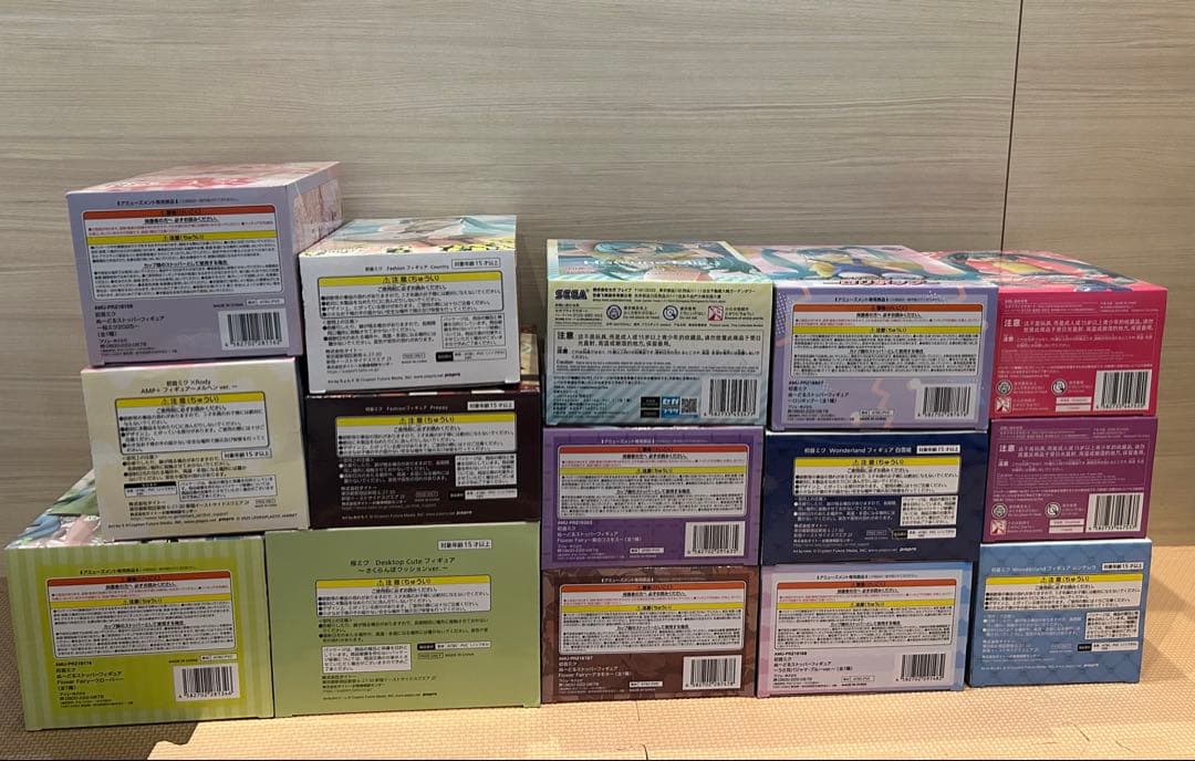 初音ミク　プライズフィギュア　まとめ売り　25点セット