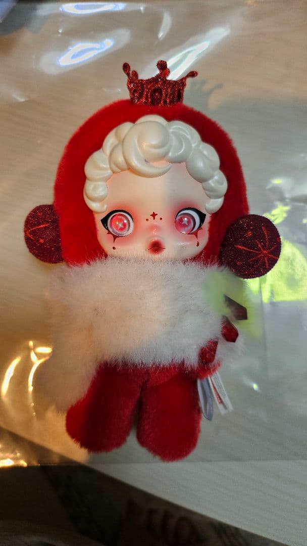 POP MART 赤 ぬいぐるみ 耳あて付き