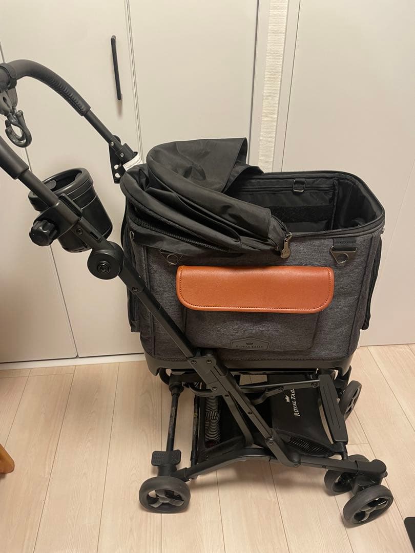 ロイヤルテールズアリス　ペットカート　新型　ハンドルカバー一体