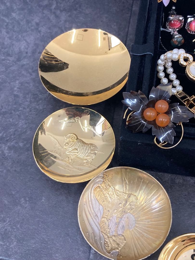 値下げ！遺品整理　イヤリング　ネックレス　時計　ブローチ　タイピン　金杯　小判