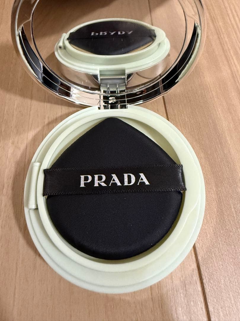 PRADA ファンデーション