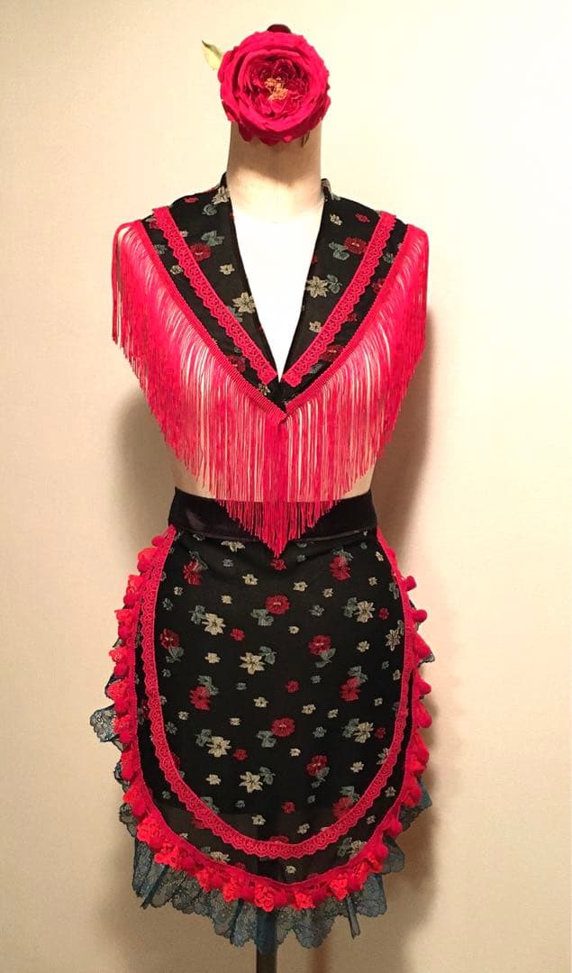 フラメンコ 衣装 エプロン ショートシージョ 赤×黒小花柄