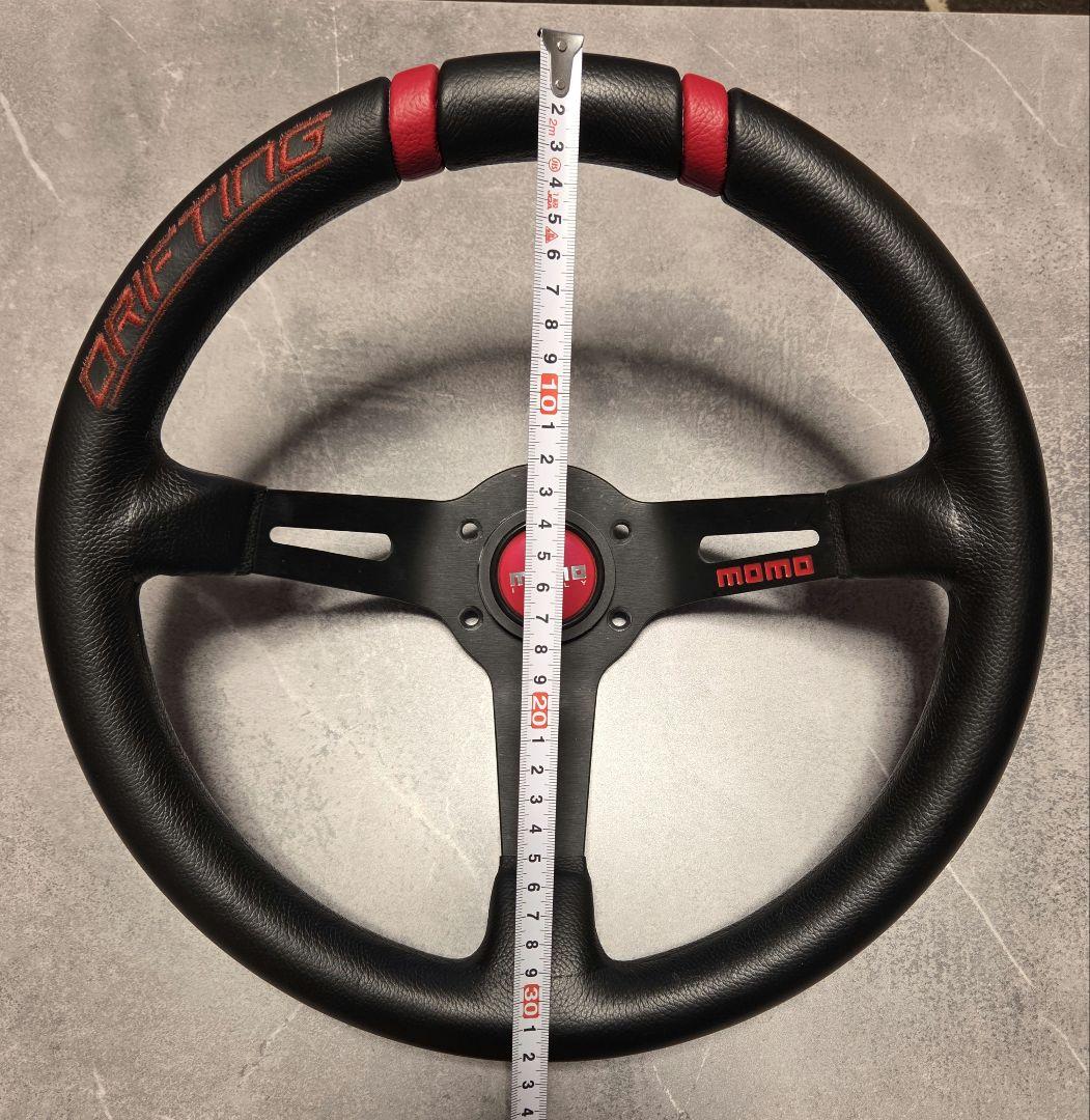 momo ステアリング DRIFTING