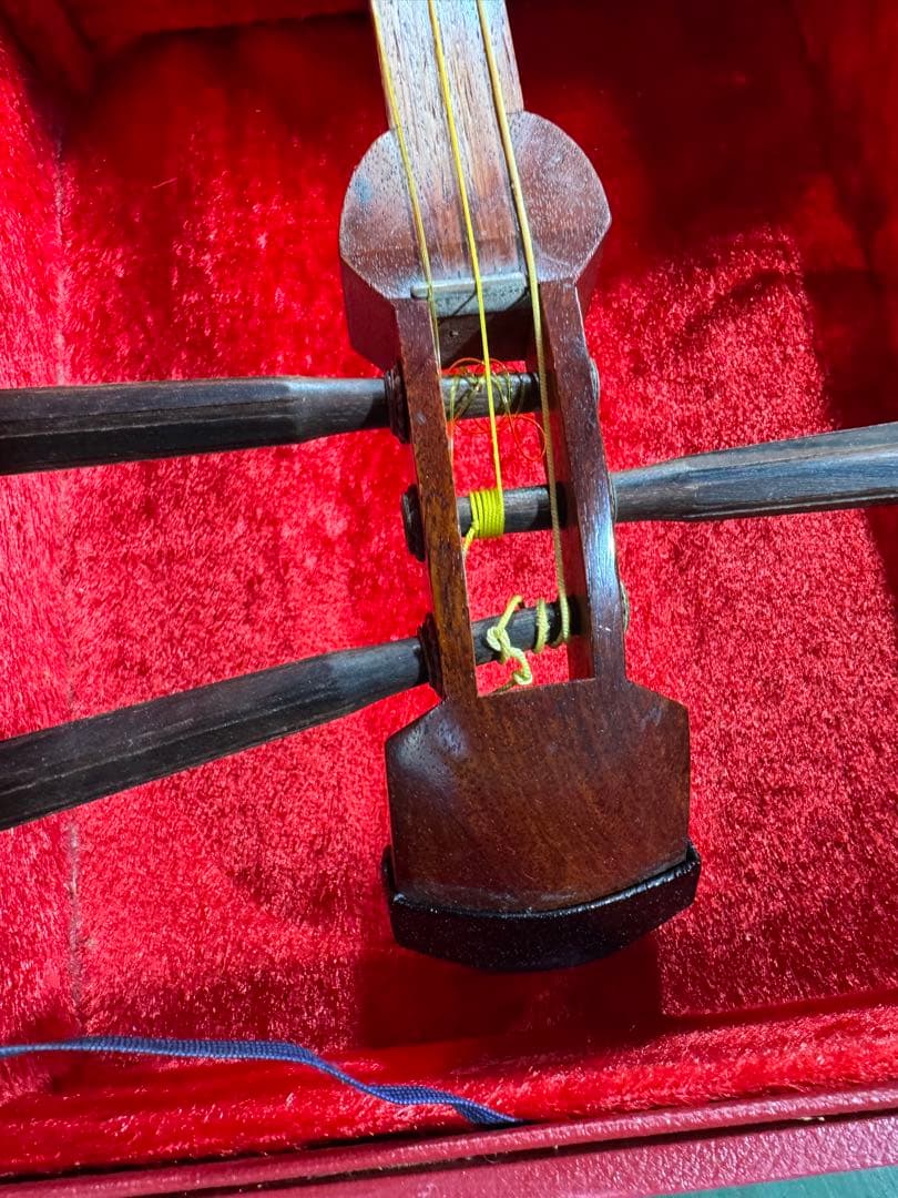 7-津軽三味線?　高級糸巻き 紅木？ハードケース&付属