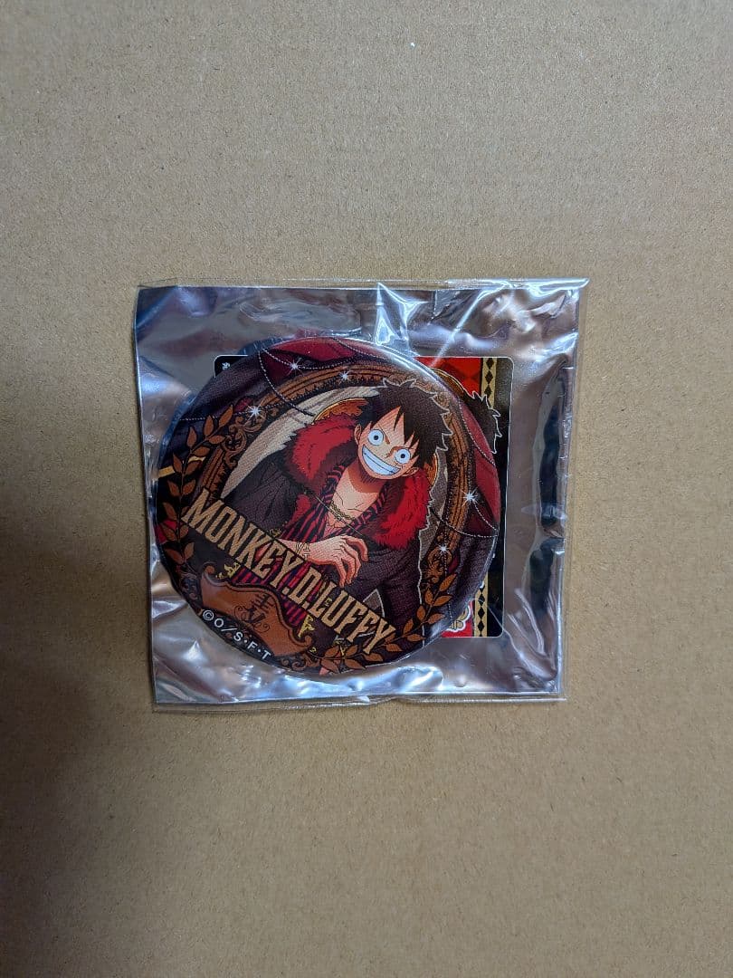 ワンピース　輩缶バッジ　プレミアム　セブンイレブン限定　ルフィ