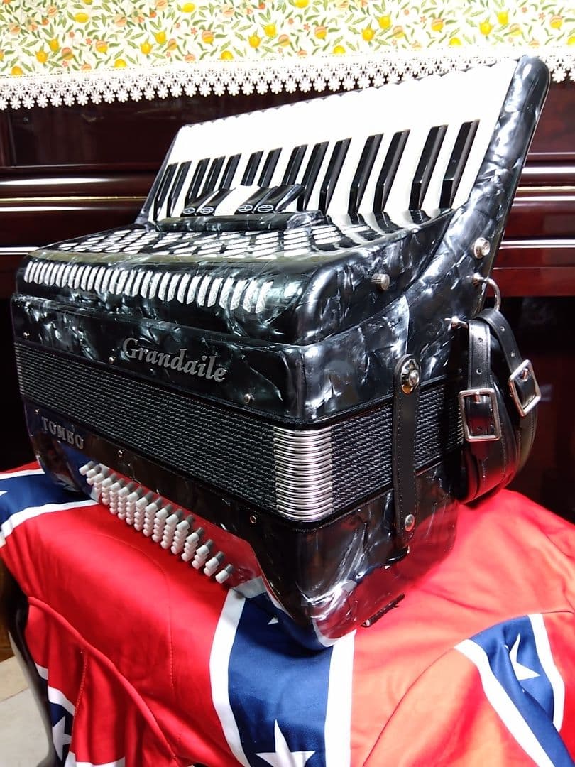 TOMBO Grandaile GT-60 アコーディオンケース付、簡易調律済