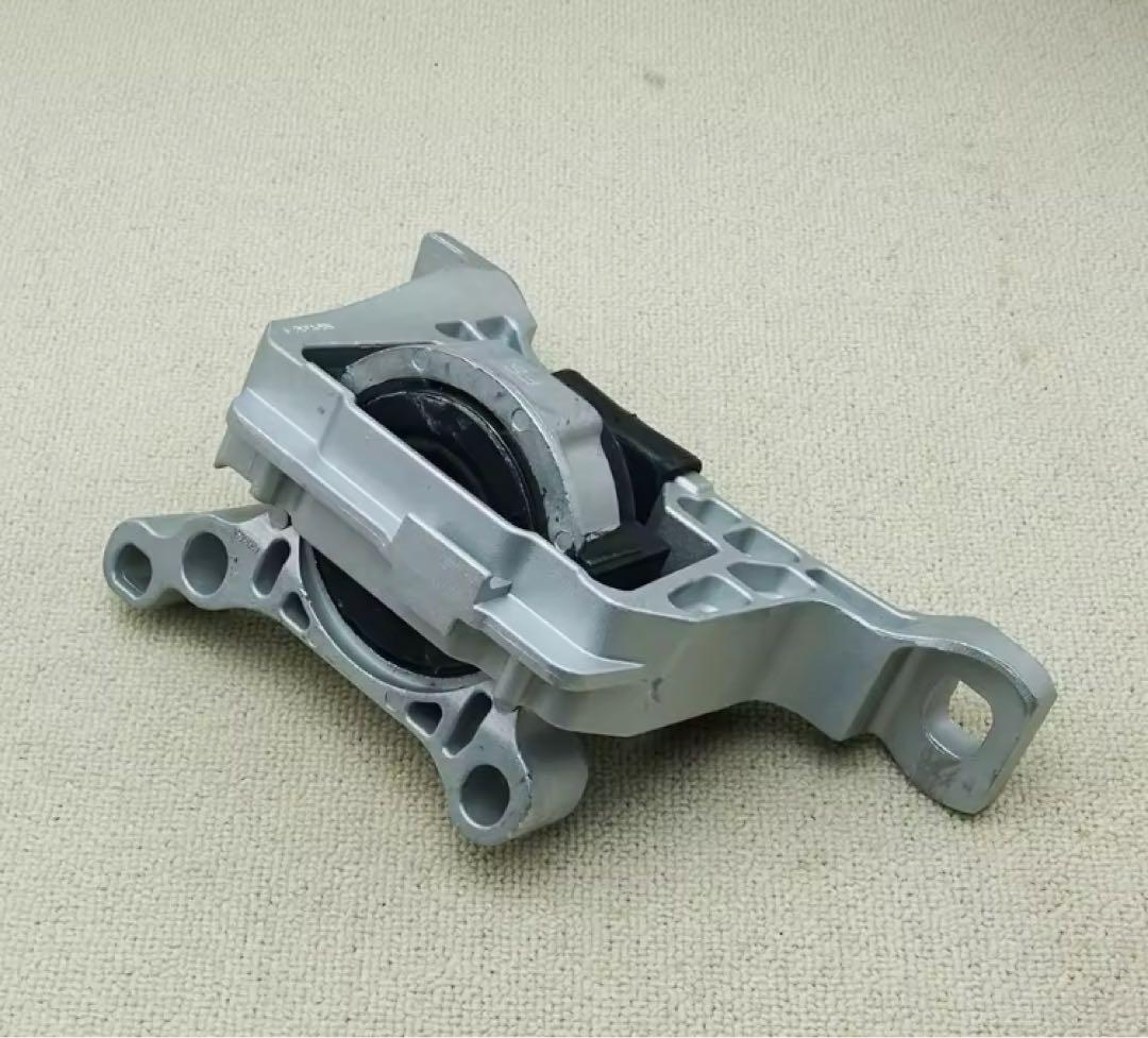 エンジン取付ブラケットボルボ V40 フォード　マウント