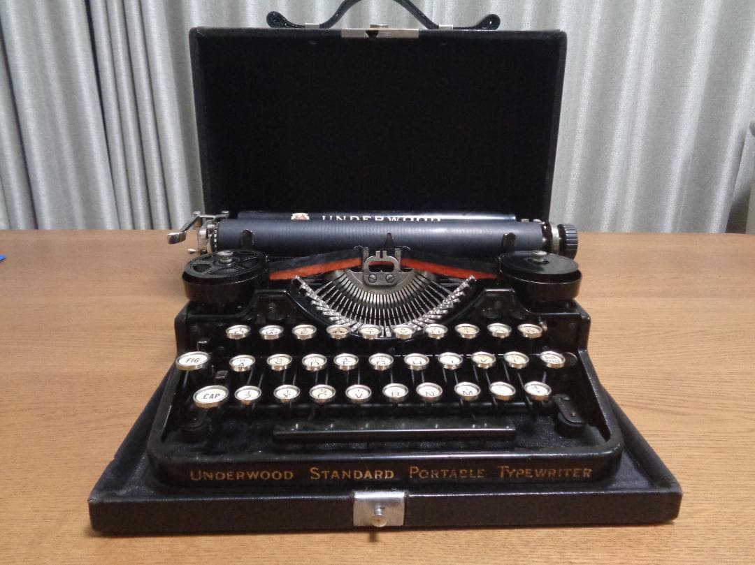 専用　実働品　UNDERWOOD PORTABLE 3BANK タイプライター