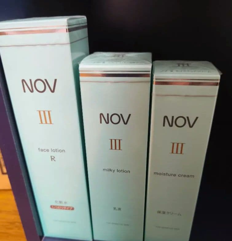 ノブ　化粧水　乳液　クリーム