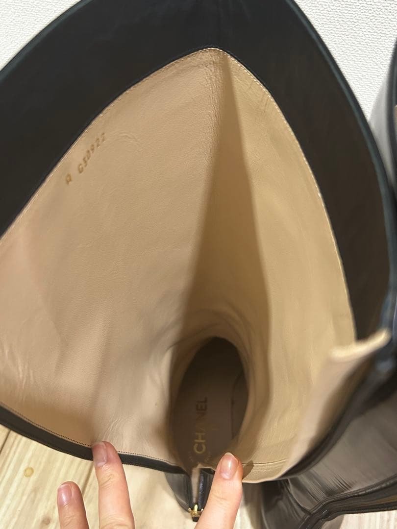 バ*ビ様 今月末日取り消し予定　CHANEL シャネル　ロングブーツ　レザー