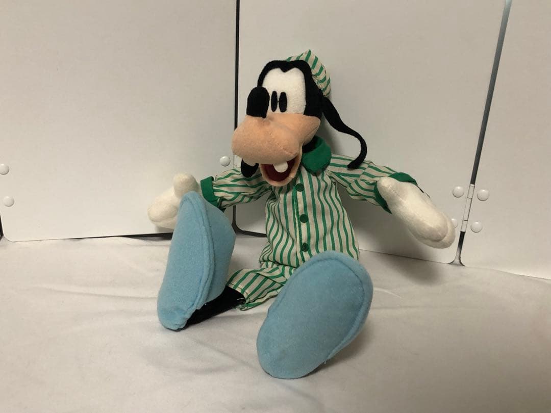 SEGA ディズニー　グーフィー　おやすみ　パジャマ　ぬいぐるみ　レア