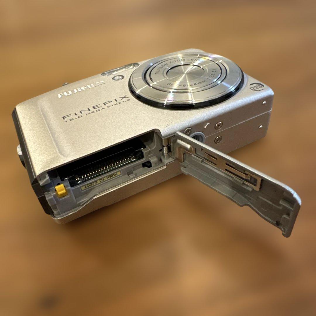 【美品】デジカメ FUJIFILM FINEPIX F60 fd 動作確認済み
