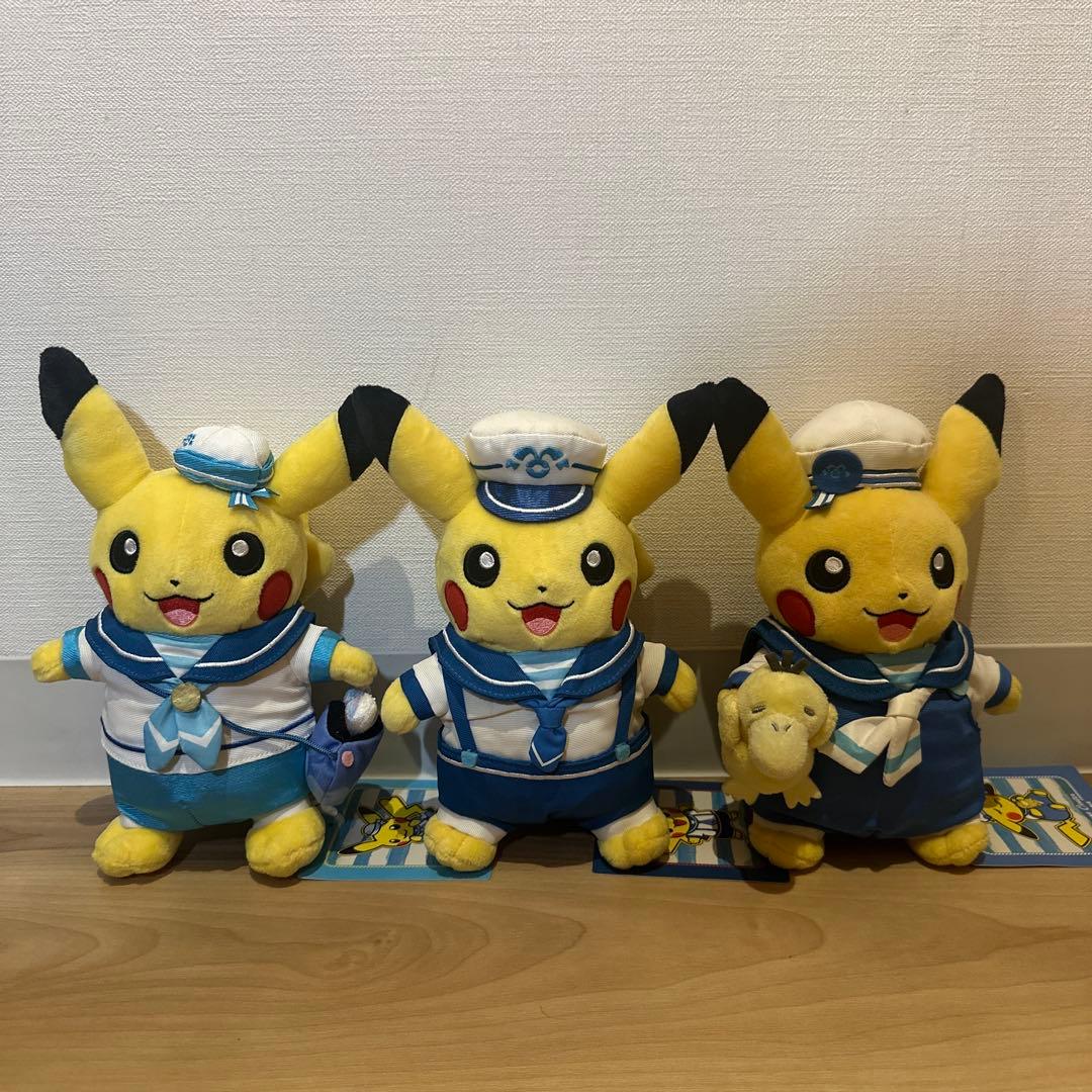 ヨコハマ　ピカチュウ　ぬいぐるみ